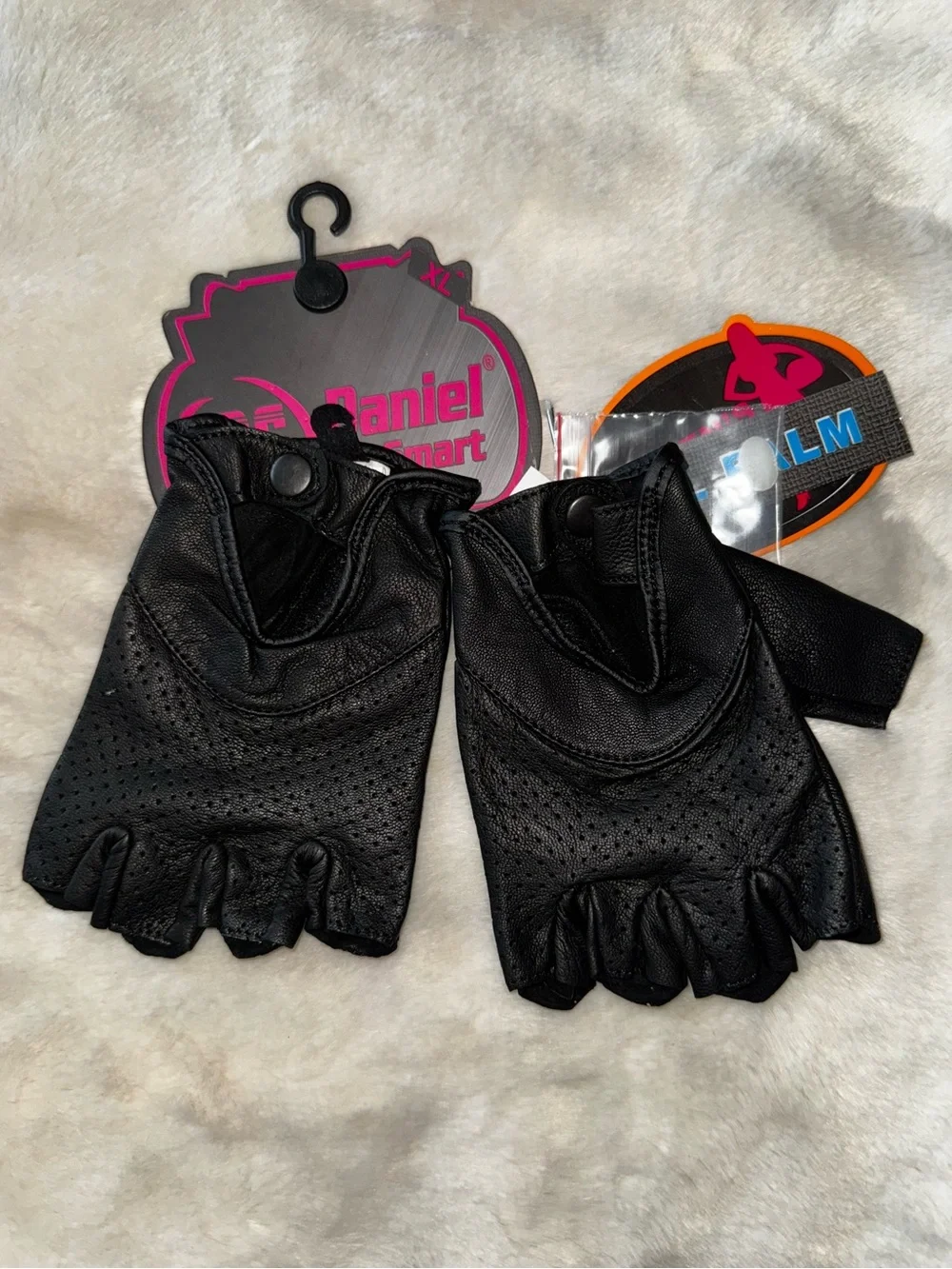 NEW! Daniel Smart Women’s Leather Driving Gloves Size XL NWT!